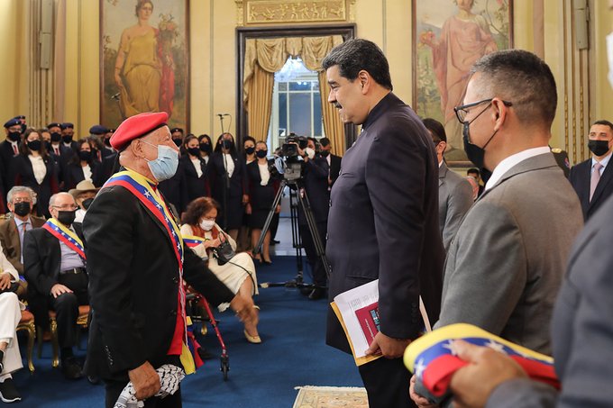 Maduro otorgó orden Libertadores 1ra clase a cultores Venezolanos