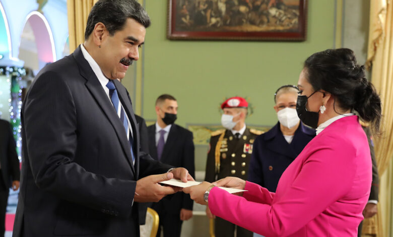 Jefe de Estado recibió las Cartas Credenciales de la Embajadora de Honduras para Venezuela