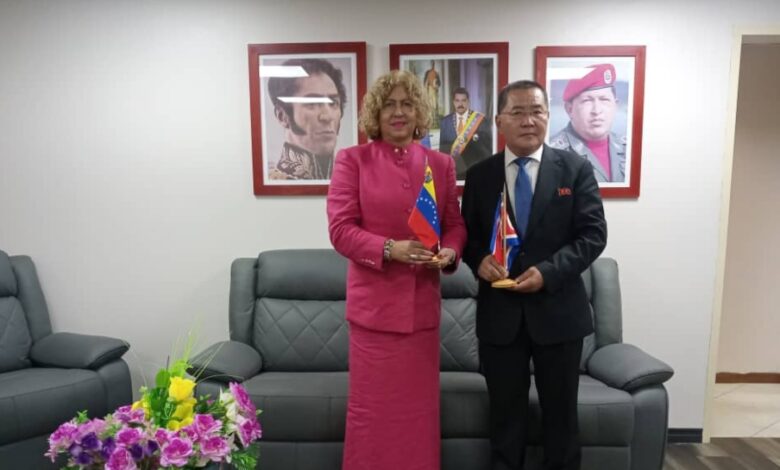 Viceministra Capaya Rodríguez recibió al Embajador de la República Popular Democrática de Corea