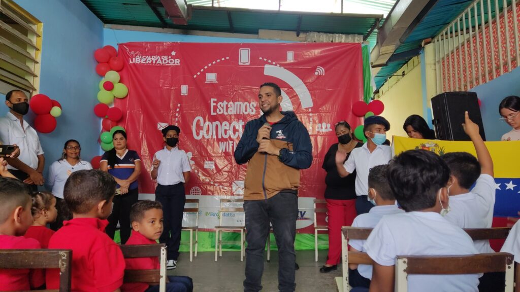 15 planteles educativos cuentan con el plan “Estamos Conectados” en Carabobo