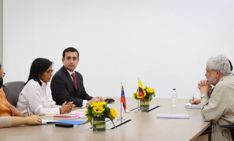 Vicepresidenta Ejecutiva se reunió con el Ministro de Comercio de Colombia
