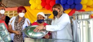 Plan Cocineras de la Patria atienden con amor a población escolar