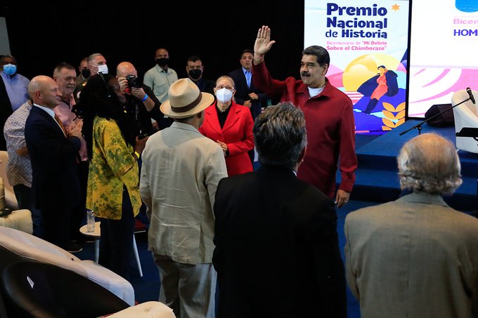 Presidente Maduro entregó el Premio Nacional de Historia 2021