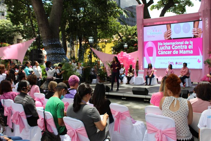 Más de mil mujeres se concentraron en Caracas por la prevención del Cáncer de mama