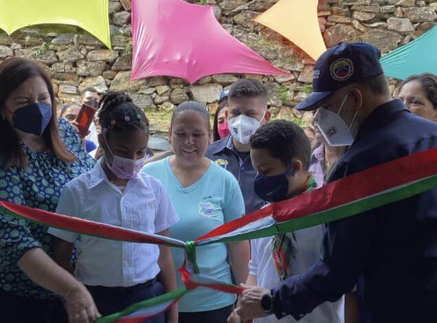 Alcaldesa de Caracas reinaguró la Escuela Básica Nacional Vista Hermosa