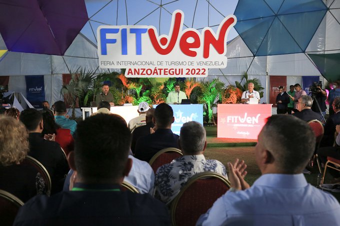 Jefe de Estado hizo entrega del Premio Nacional de Turismo en la clausura de la XV Edición de la FITVEN 2022