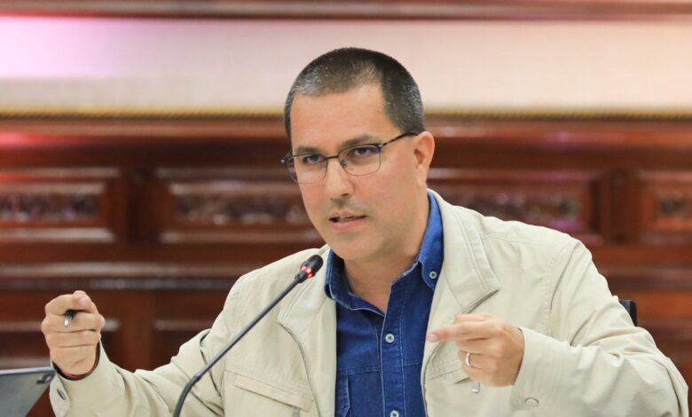 Ministro Arreaza: Revisión de leyes del Poder Popular es un acto revolucionario
