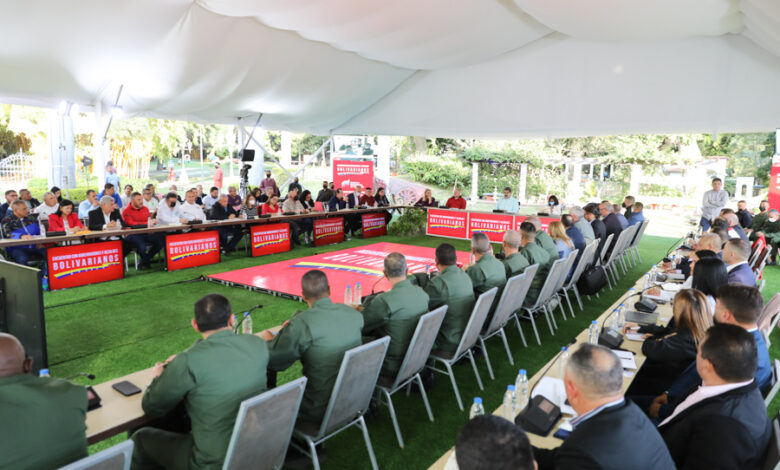 Presidente Maduro lideró reunión de trabajo con Alto Mando de la Revolución