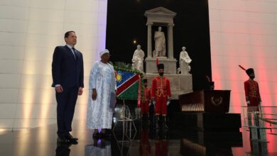 Viceprimera Ministra y Canciller de Namibia honra con ofrenda floral al Libertador Simón Bolívar