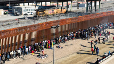 Migrantes esperan llegar a EEUU desde México