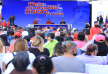 Arreaza escribió el libro en homenaje a Hugo Chávez