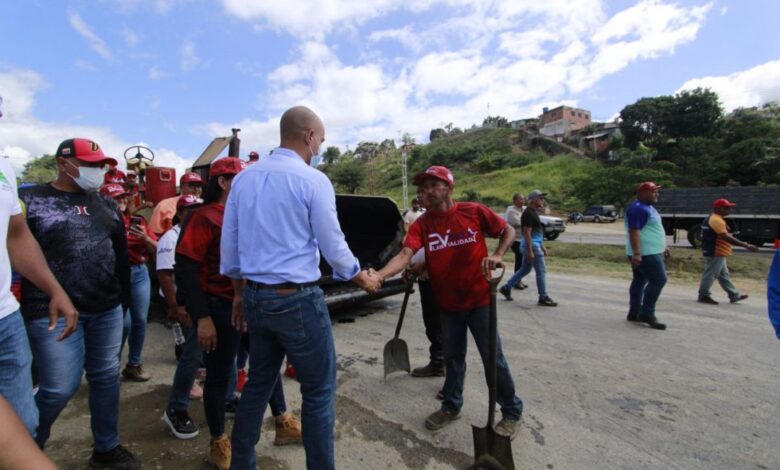 Gobernación y Alcaldía de Cristóbal Rojas iniciaron el plan de asfaltado integral en Miranda