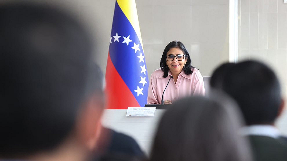 Vicepresidenta Delcy Rodríguez sostuvo un encuentro con la banca