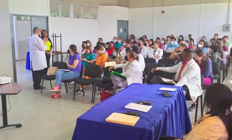 55 galenos del estado Bolívar recibieron curso introductorio para médicos