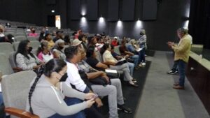 Gobernador de Bolívar dinamizará manifestaciones culturales en el Teatro de Angostura
