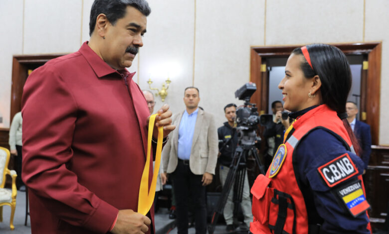 Maduro otorgó la Orden Francisco de Miranda a la Fuerza de Tarea Humanitaria "Simón Bolívar"