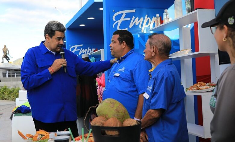 Maduro: Aprobó la exoneración de los pagos para trámites y permisología que requieran los emprendedores