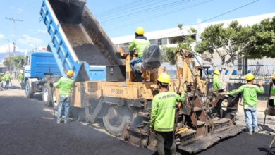 Alcalde Fuenmayor con el Plan Búho supervisó trabajos de asfaltado de la avenida industrial La Quizanda (7)