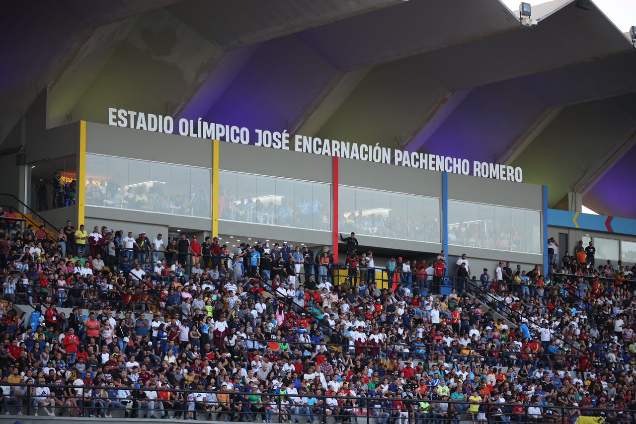 Estadio Pachencho Romero lleno en juego de la Primera División