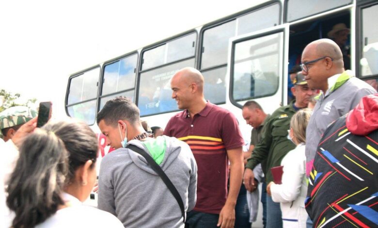Transporte "TransMiranda" llegó a 400 unidades con la entrega de un autobús en Acevedo