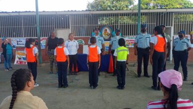 Miranda: Estudiantes de Santa Lucía participaron en programa "El Policía va a la Escuela" de formación de seguridad