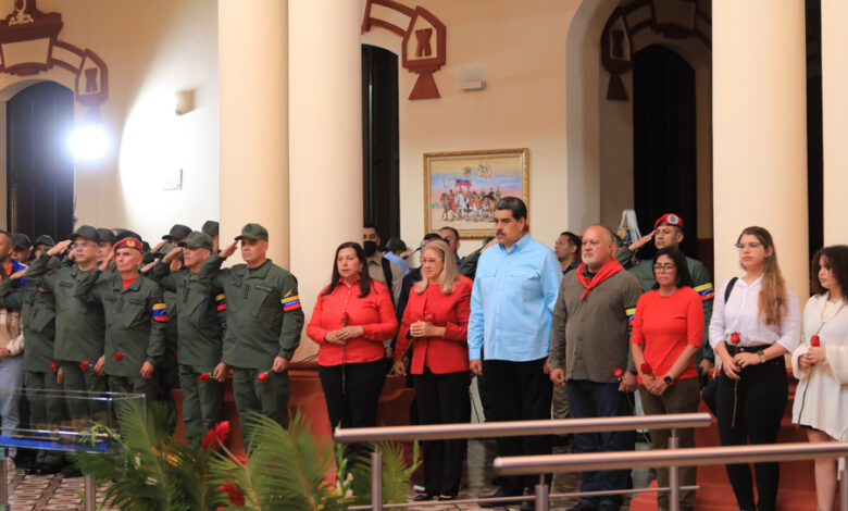 Maduro rindió honores al Comandante Chávez