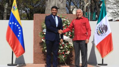 Conmemoran en Caracas 217° aniversario del natalicio del prócer mexicano Benito Juárez