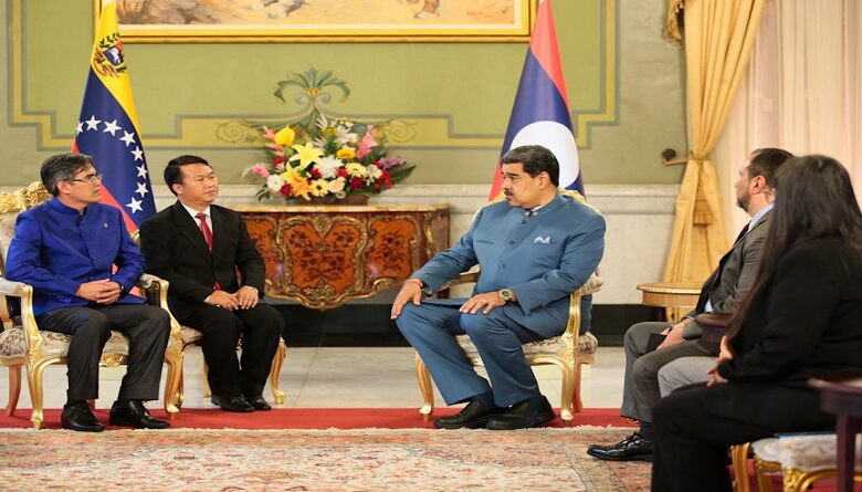 Embajadores de Lao y San Cristóbal y Nieves entregaron sus cartas credenciales al Presidente Maduro