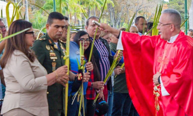 Con bendición de las palmas se inició la Semana Santa