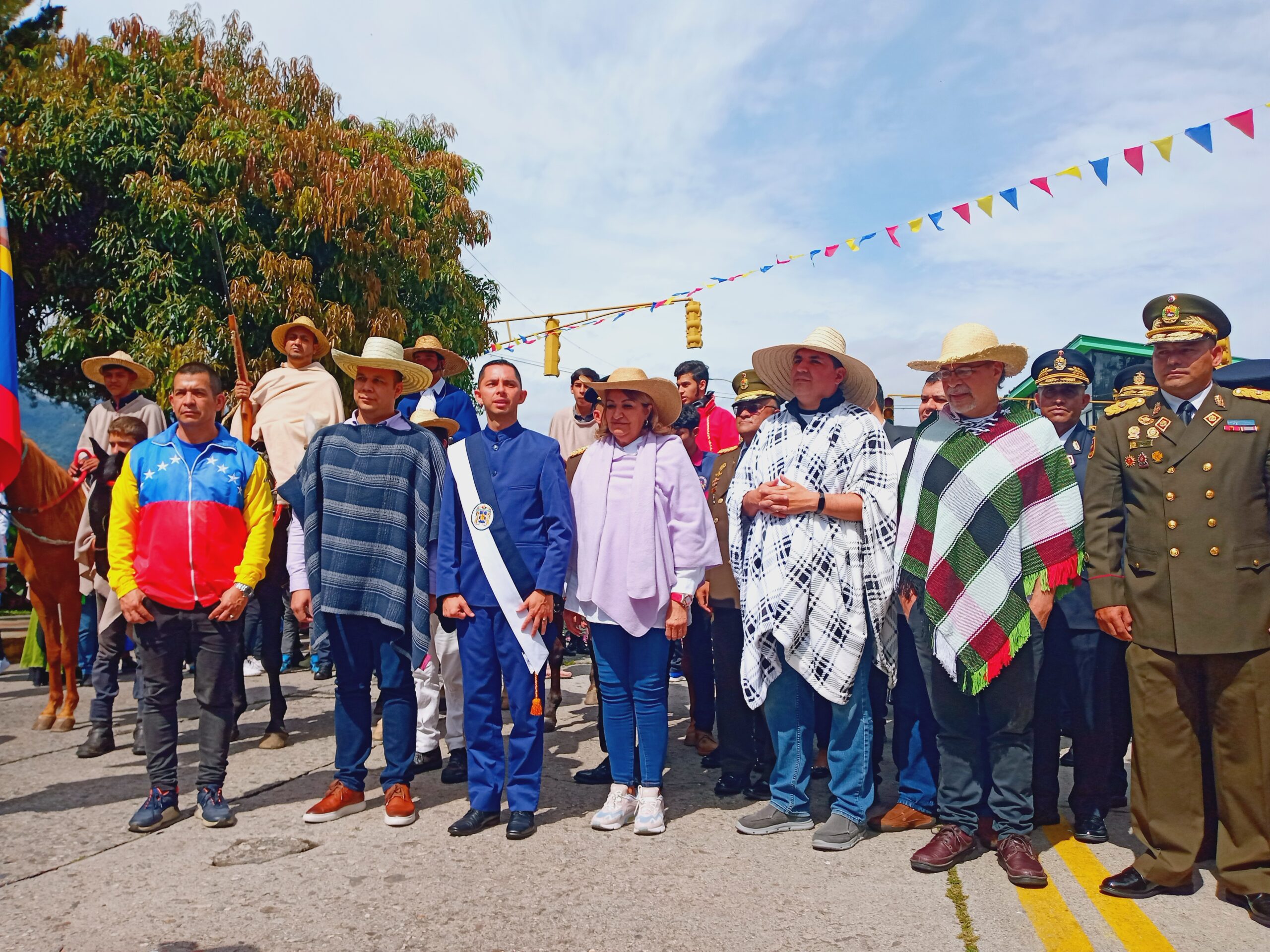 Ministra de Educación calificó a Mérida como un pueblo Heroico que