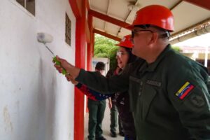 Bricomiles inician trabajos de recuperación de la escuela Juana de Ávila 