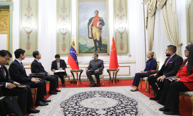 Presidente Maduro se reunió con la delegación del Partido Comunista de China
