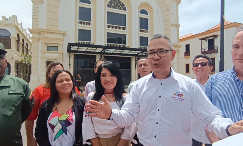 Ministro de Cultura Ernesto Villegas en el Zulia exalto la importancia del 2do Festival de Teatro Progresista