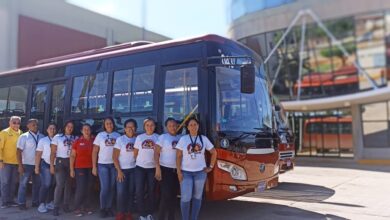 Integrantes del Movimiento de mujeres Manuela Sáenz participan en el curso de inducción como operadoras de Metrobuses