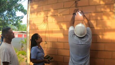 Corpoelec en Maracaibo atendió tres Bases de Misiones Socialista con mejoras en el servicio eléctrico