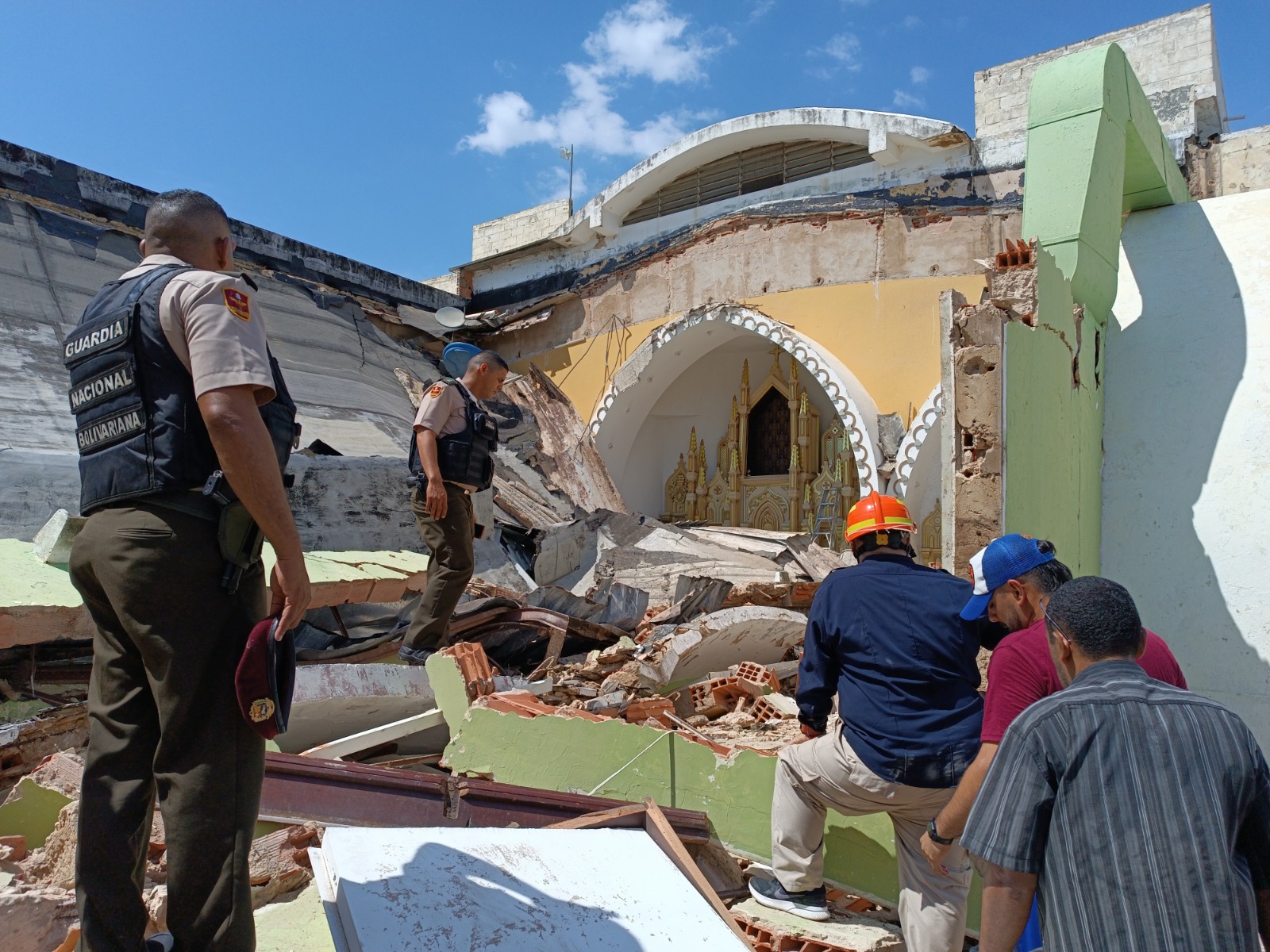 Tres niveles de Gobierno trabajaran en la restauración de la Iglesia Rosario de Aránzazu en el municipio Santa Rita