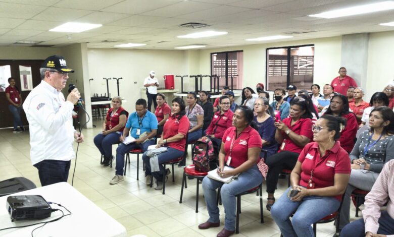 Trabajadores del Metro de Maracaibo participan en el primer encuentro de emprendedores