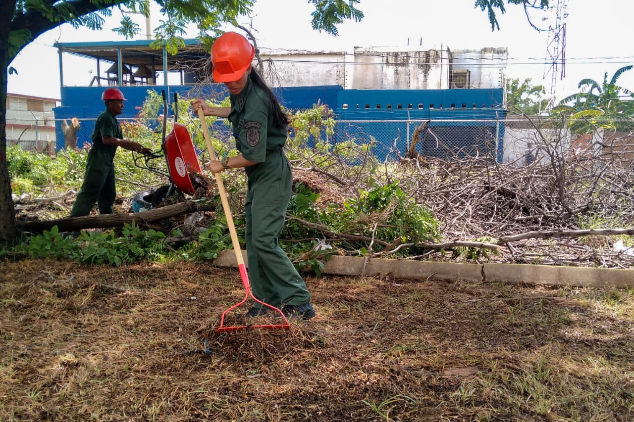 Inicia Plan de Saneamiento, Ambientación y Desmalezamiento en instituciones educativas del Zulia