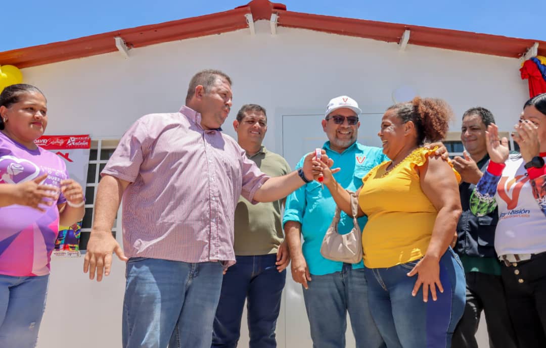 Realizan Entrega De Viviendas Dignas En Antol N Del Campo Yvke