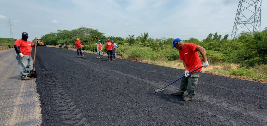 Mara: Se inició el plan de asfaltado en tramo La Y- Gato Rey de la parroquia La Sierrita
