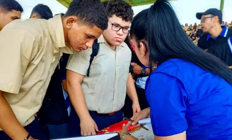 Zulia: Se instaló Expo Orientación Vocacional en Maracaibo y San Francisco