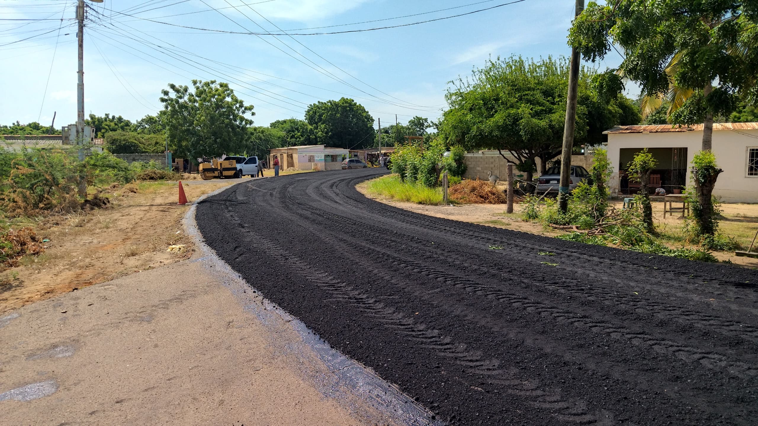 Plan de asfaltado se despliega en comunidades del municipio Mara