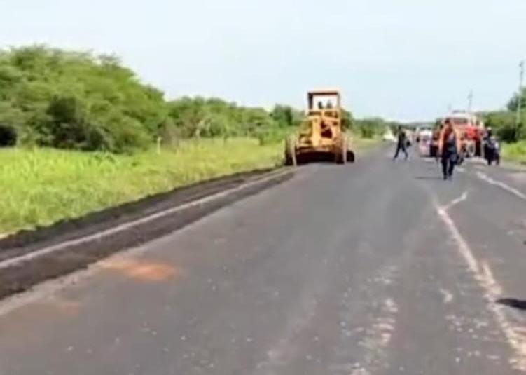 Zulia: Colocan 5 mil toneladas de asfalto en la vía Los Puertos de Altagracia-Maracaibo