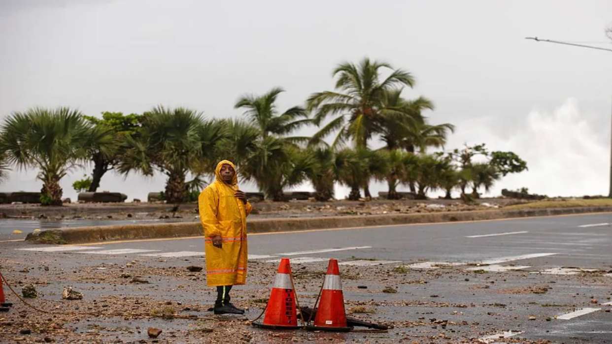 Hurac N Beryl Deja Al Menos Siete Muertos En El Caribe Y Se Debilita