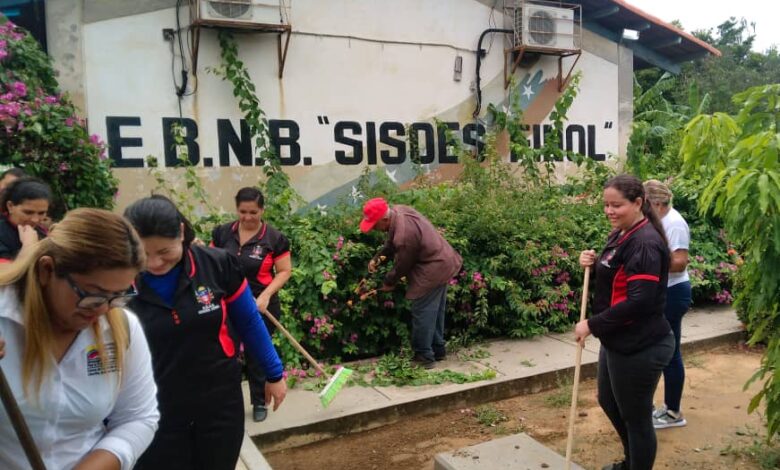 En el Zulia el Plan de Limpieza y Desmalezamiento llega a la escuela Sisoes Finol