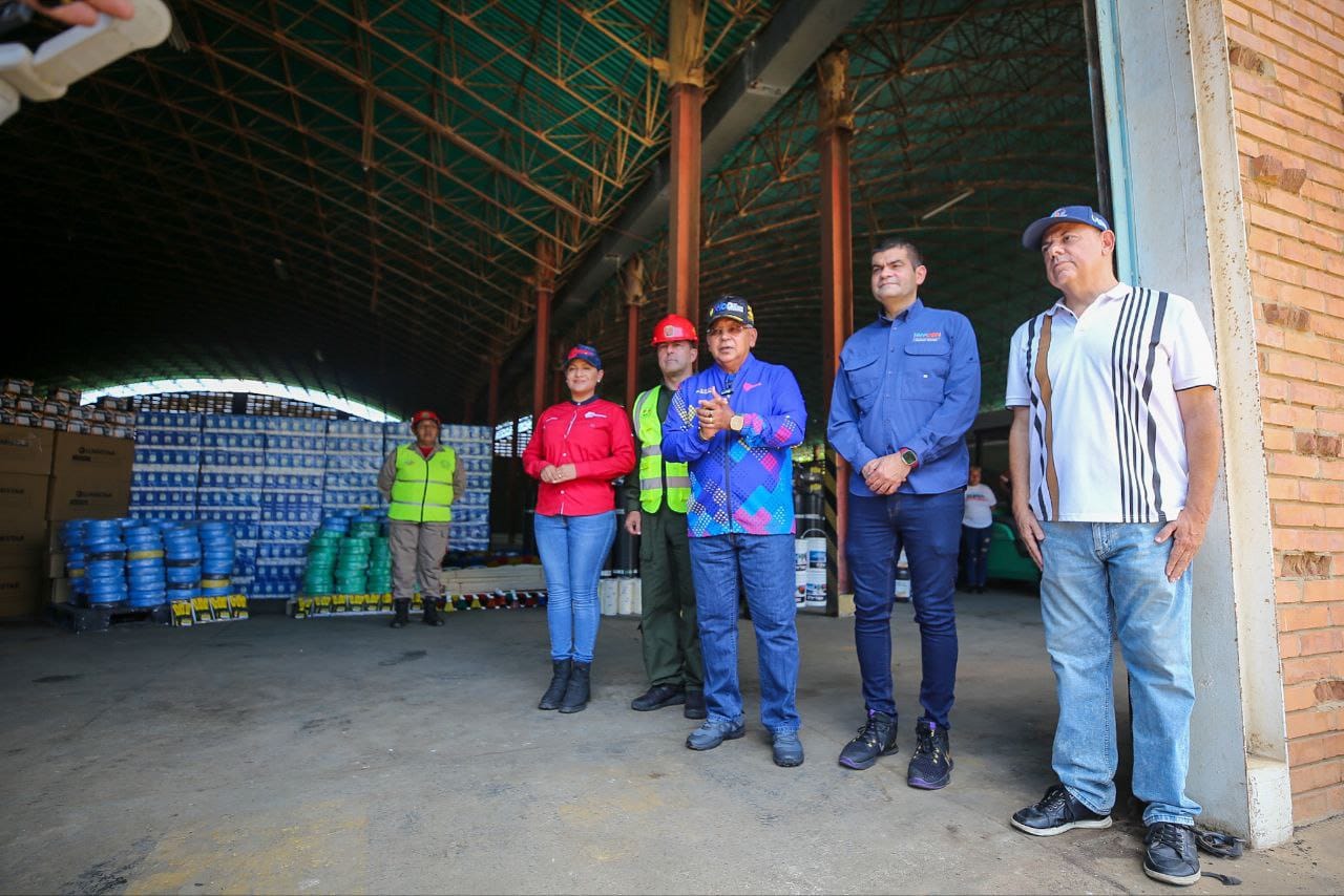 Zulia: Entregan materiales a más de 150 escuelas priorizadas para etapa final de su rehabilitación integral