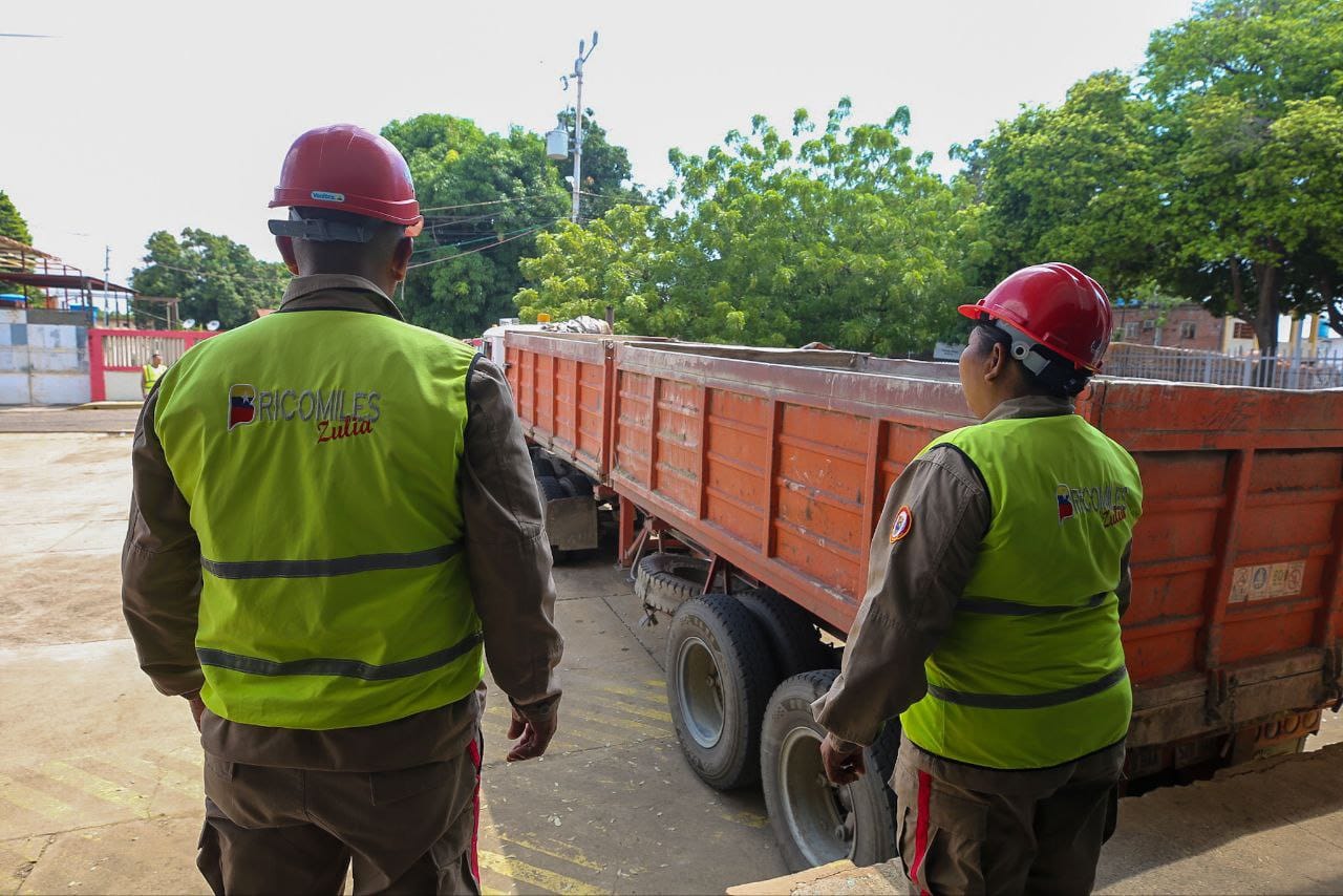 Zulia: Entregan materiales a más de 150 escuelas priorizadas para etapa final de su rehabilitación integral