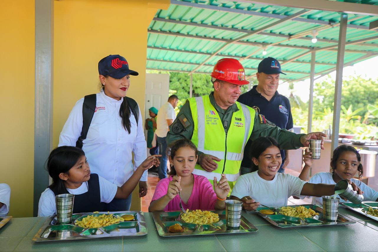 Entregan rehabilitada la E.B.N "Castillete" en Maracaibo beneficiando a más de 200 niños