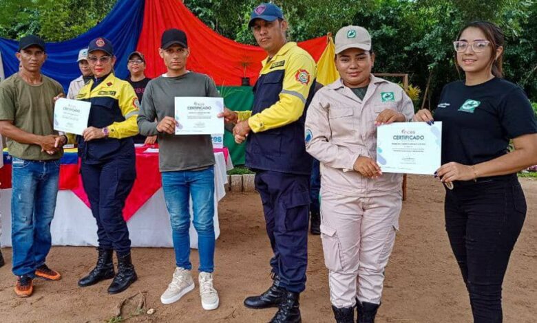 Inces Zulia certifica a bomberos forestales del municipio Lagunillas de la COL