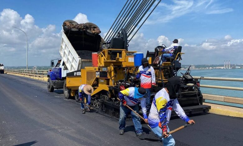 Destinan 20 mil toneladas de asfalto al puente General en Jefe Rafael Urdaneta